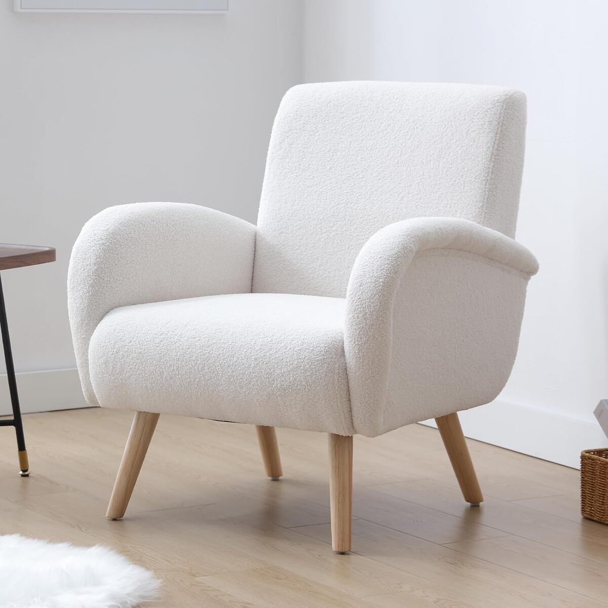 Test : fauteuil chairus en fausse fourrure blanc
