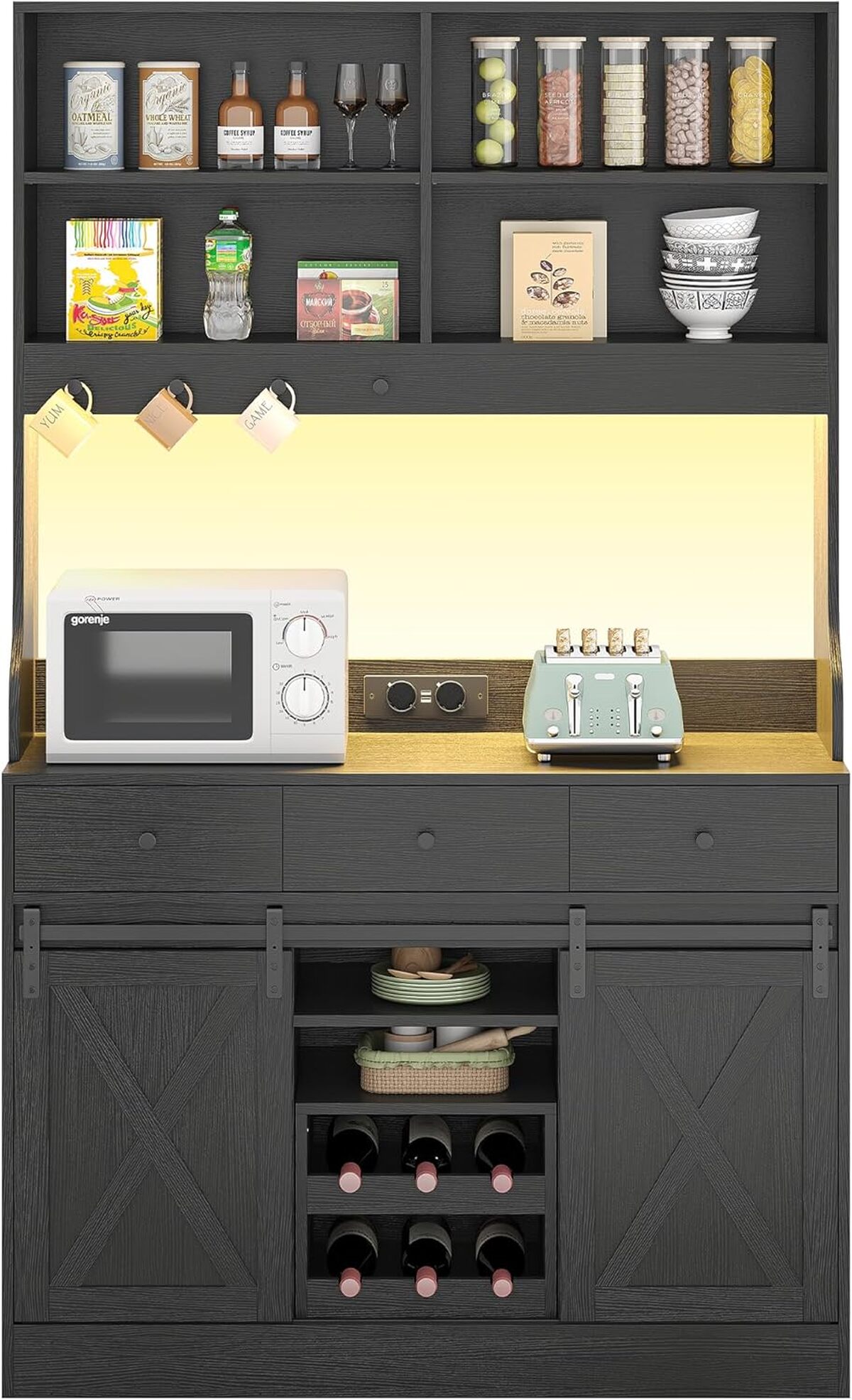 Test du buffet cuisine noir multifonction avec étagères réglables et multiprises