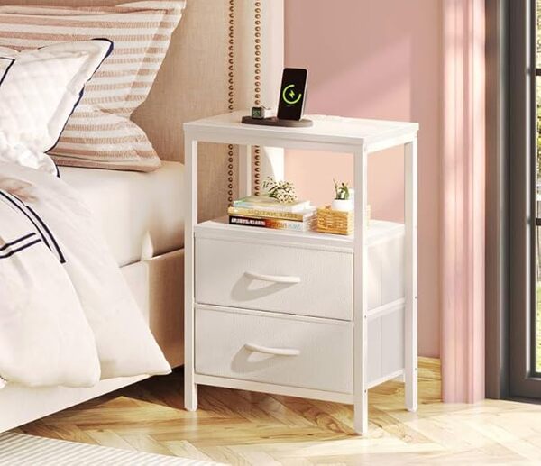 Huuger Table de chevet avec station de charge, table d'appoint avec 2 tiroirs en tissu, table d'appoint avec étagère ouverte, table de chevet avec port USB-C et prises, table de nuit, cuir synthétique