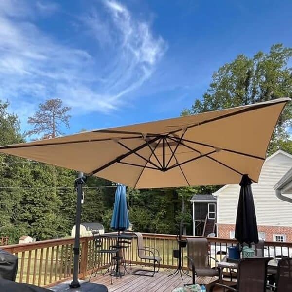 Découvrez notre analyse du parasol déporté Purple Leaf 3 × 4 m : un mariage réussi entre robustesse, design sophistiqué et innovations fonctionnelles pour votre extérieur