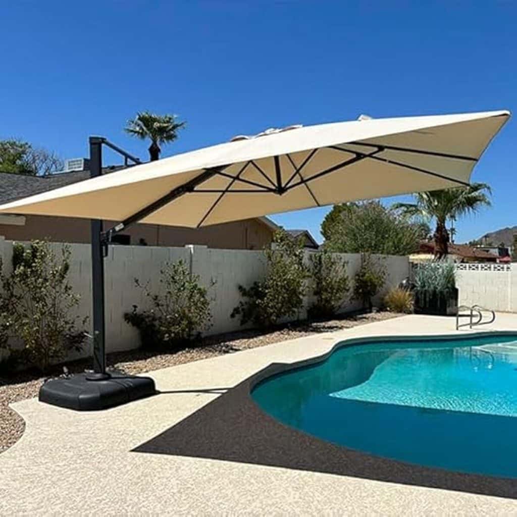 Test du parasol déporté Purple Leaf 3 x 4 m : protection solaire renforcée